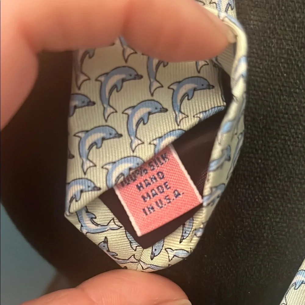 Vineyard Vines Silk Dolphin Tie